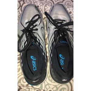 Men’s ASICS tennis shoes